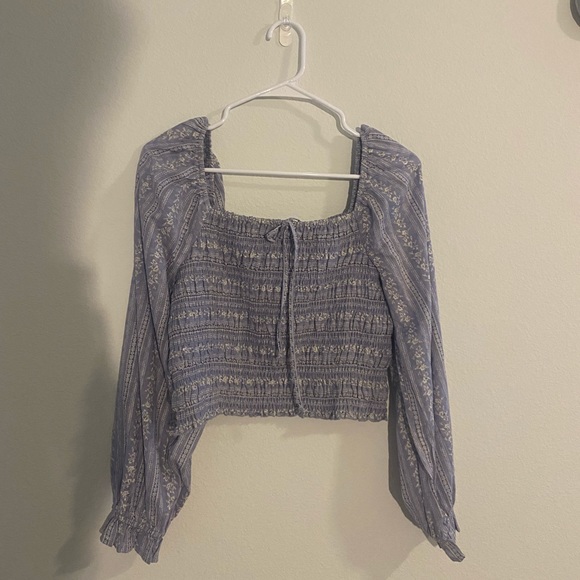 America Eagle Smocked Puff Sleeve Blouse - Picture 1 of 1